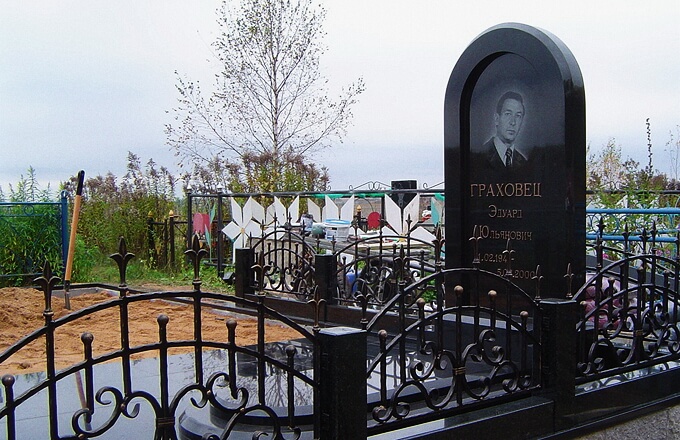 Памятники из гранита в торговой сети Гранитное Дело, Минск
